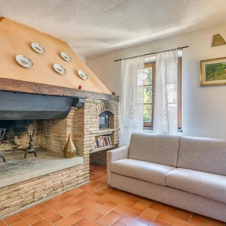 Gorgeous In Cortona Ar With Wifi Apartment Poggioni